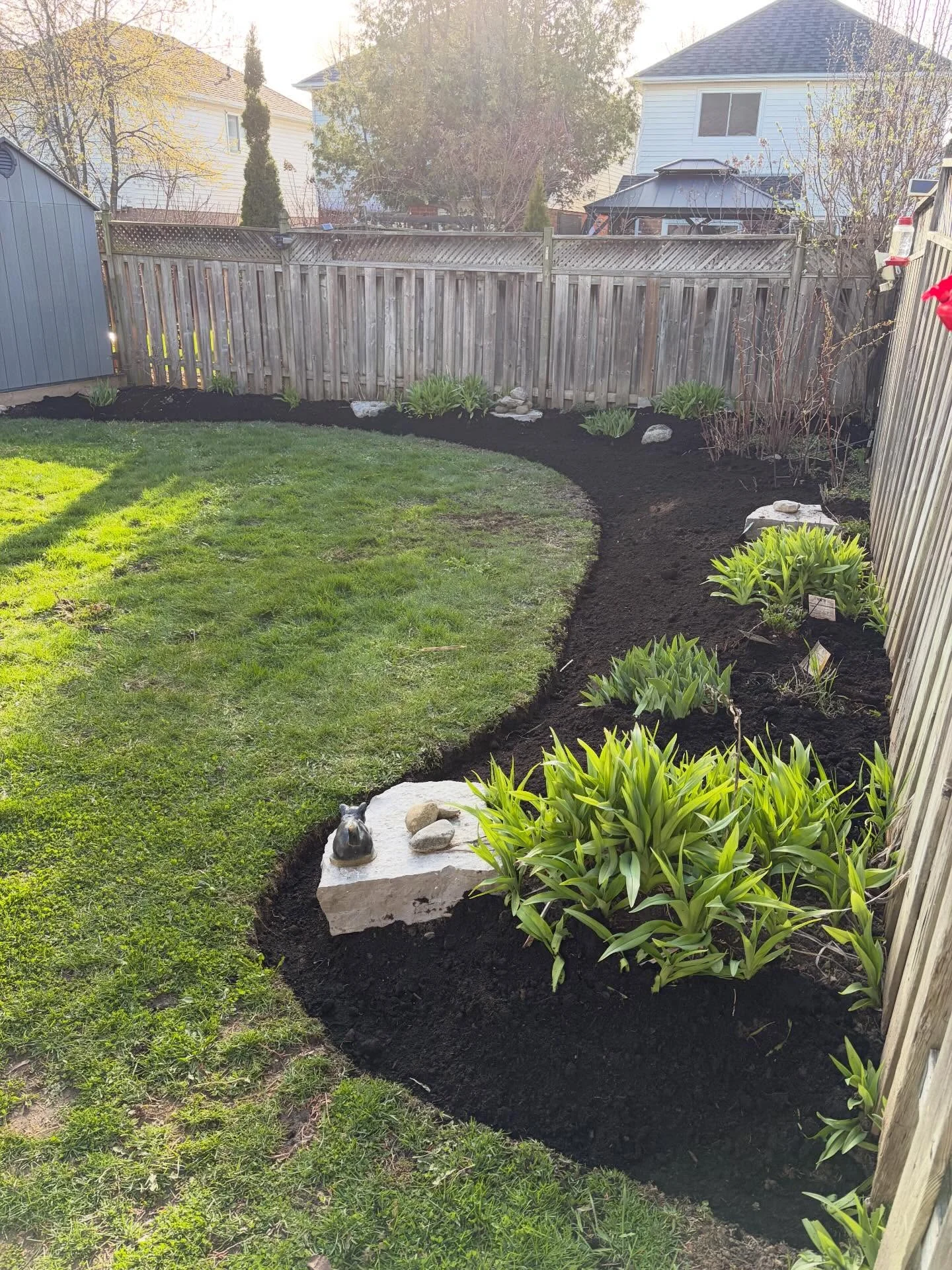 We spent the day giving these garden beds spring treatment that they deserve: a deep natural edge, full de-weeding, and a…