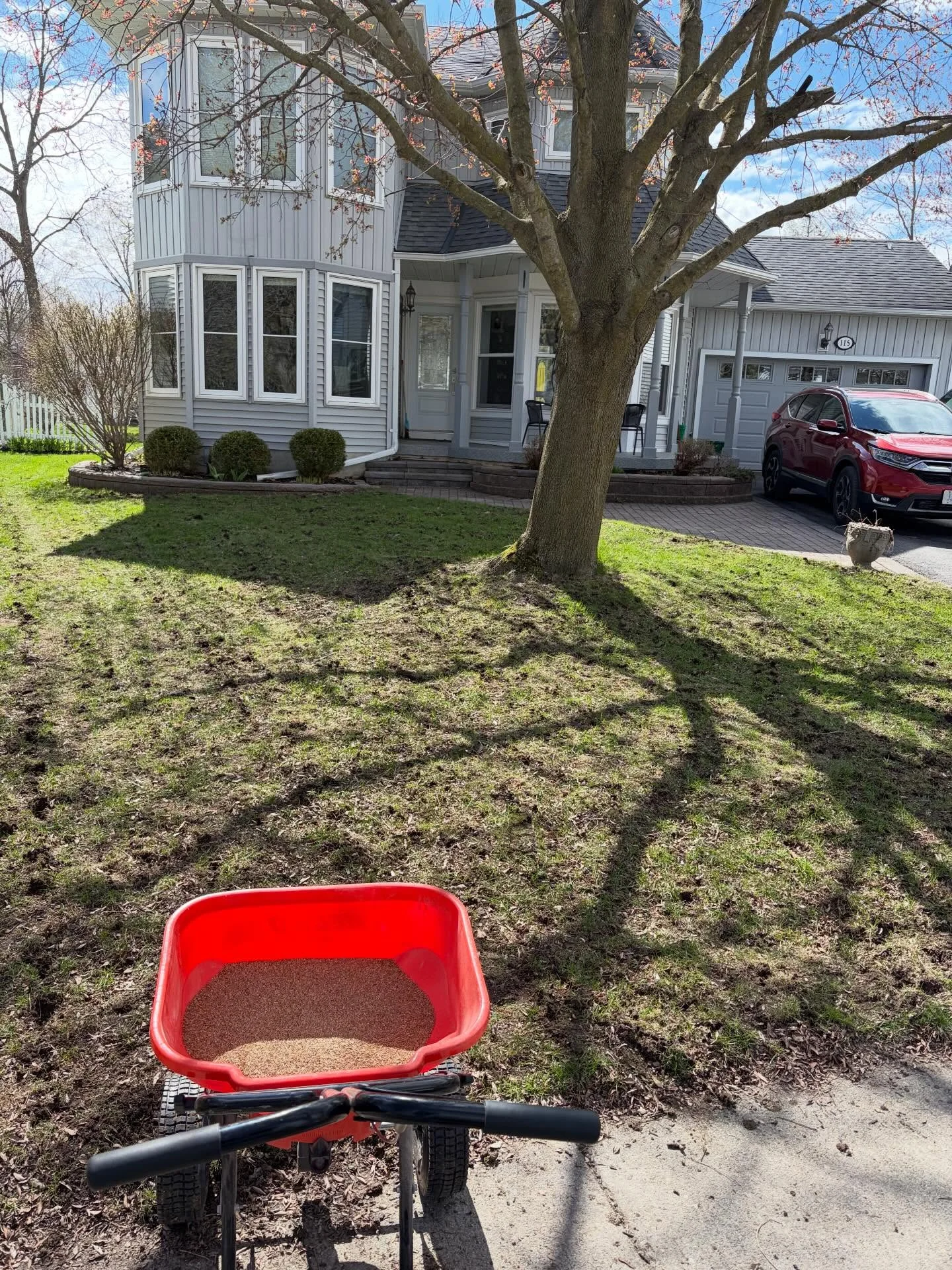 We were busy with aeration, overseeding, and top-dressing jobs in Port Perry and Courtice this week.